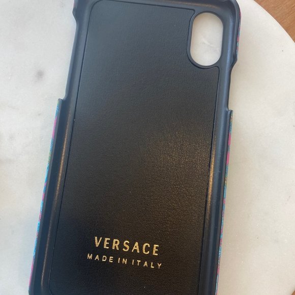 New 100% Authentic VERSACE Phone Cases for iPhone X and iPhone XS - Picture 3 of 6